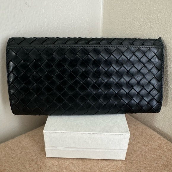 Bottega Veneta Intrecciato Leather Long Black Bifold Wallet - Unisex - Picture 5 of 13